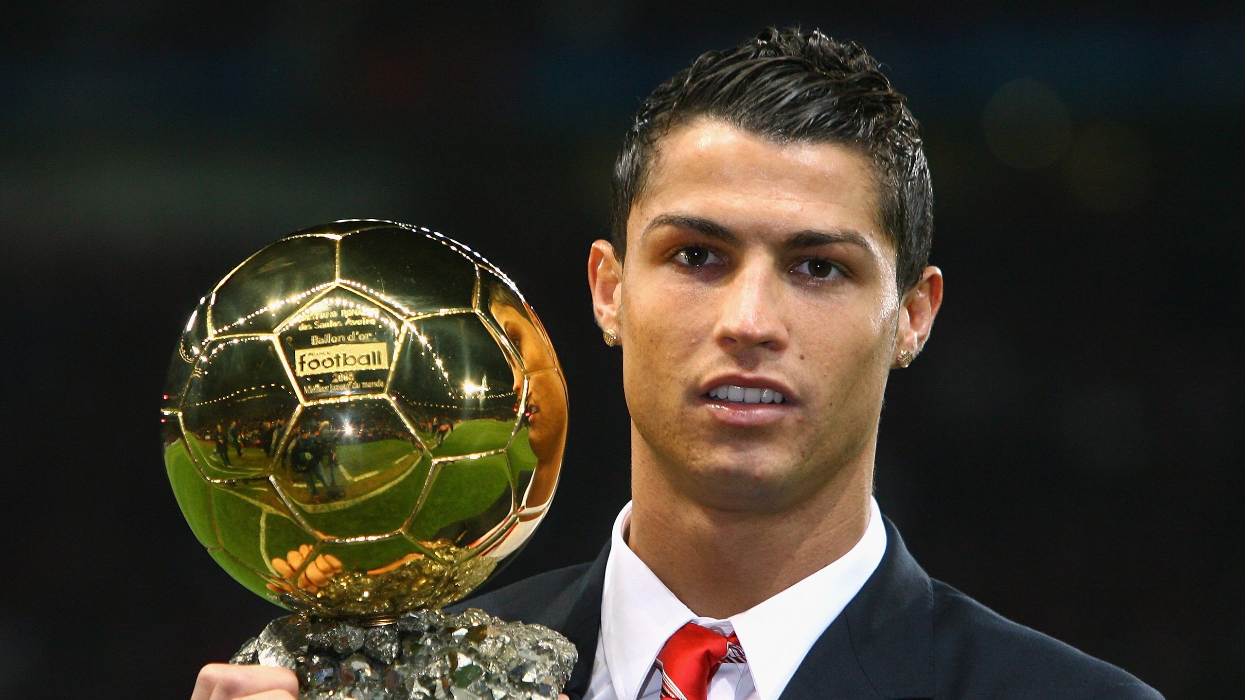 足球产业链发展不平衡现象加剧，足球相关产业